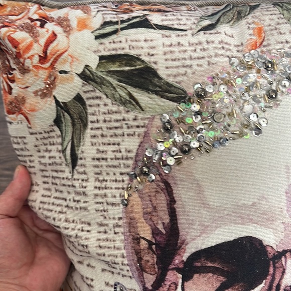 NWT hand beaded Skull pillow. Made in India. - Picture 4 of 6